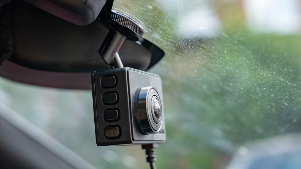 Garmin Dash Cam 67W 9